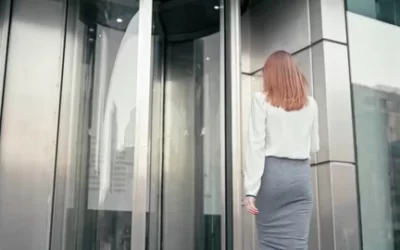 PROJET « LES FEMMES POUR UN MONDE DURABLE » L’éclat à double tranchant : quand la brillance et la beauté à l‘étranger projettent de longues ombres
